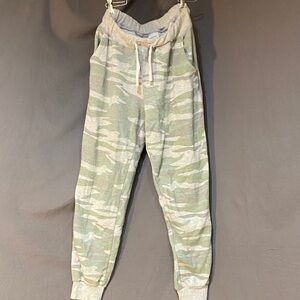 Reflex Juniors Camo Joggers - Green and Gray
Juniors L